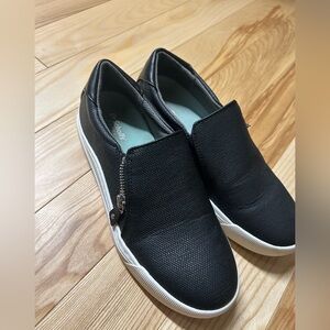 Dr. Scholl's Black Textured Zip Sneakers